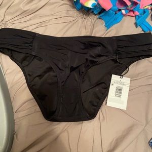 Size S women’s bottoms